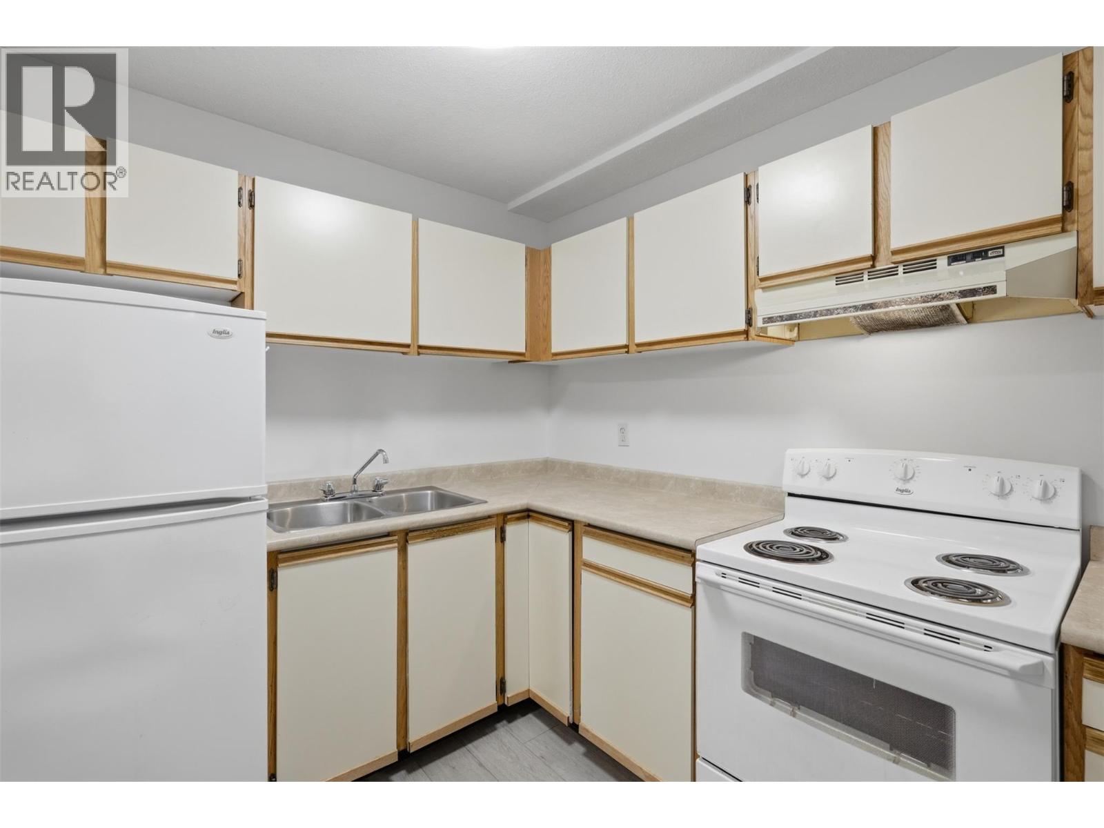 44 Whiteshield Crescent S Unit# 102, Kamloops, British Columbia  V2E 2J1 - Photo 6 - 10389715