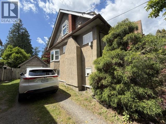 7079 Waverley Avenue, Burnaby, British Columbia  V5J 4A4 - Photo 6 - R3134126