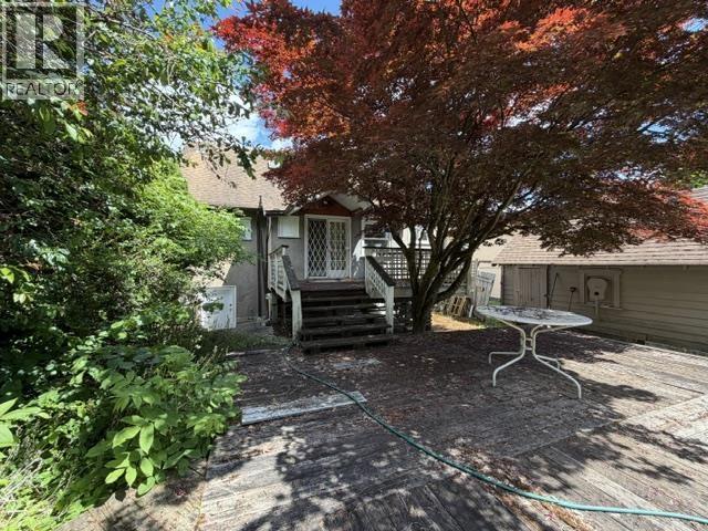 7079 Waverley Avenue, Burnaby, British Columbia  V5J 4A4 - Photo 8 - R3134126