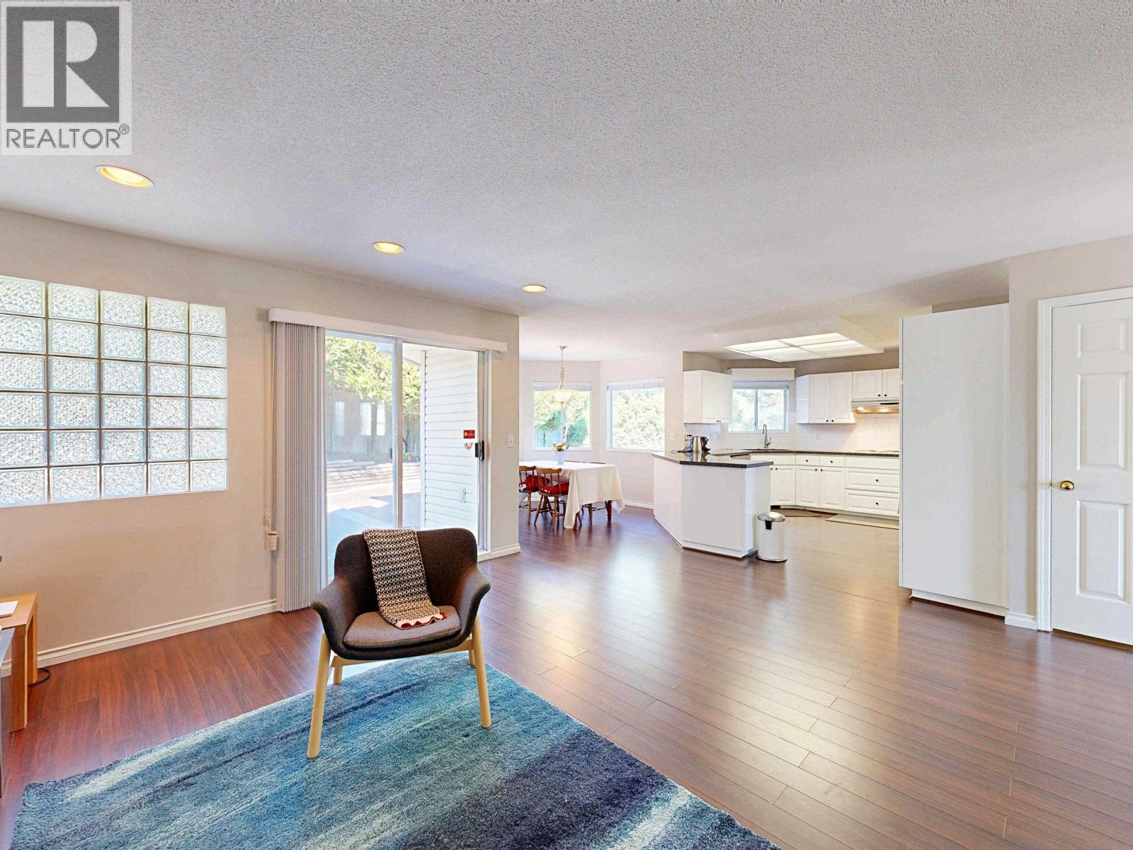 2910 Kalamalka Drive, Coquitlam, British Columbia  V3C 5Z7 - Photo 17 - R3134226