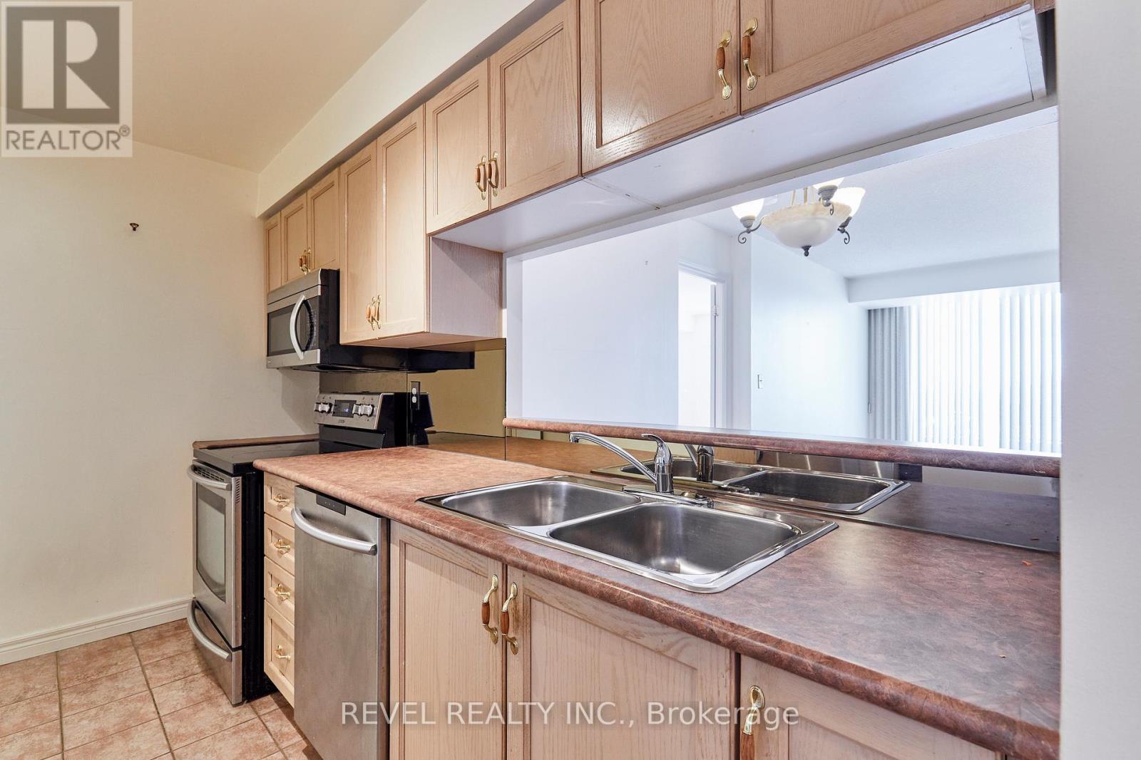 210 - 1700 Eglinton Avenue E, Toronto, Ontario  M4A 2X4 - Photo 11 - C13422622