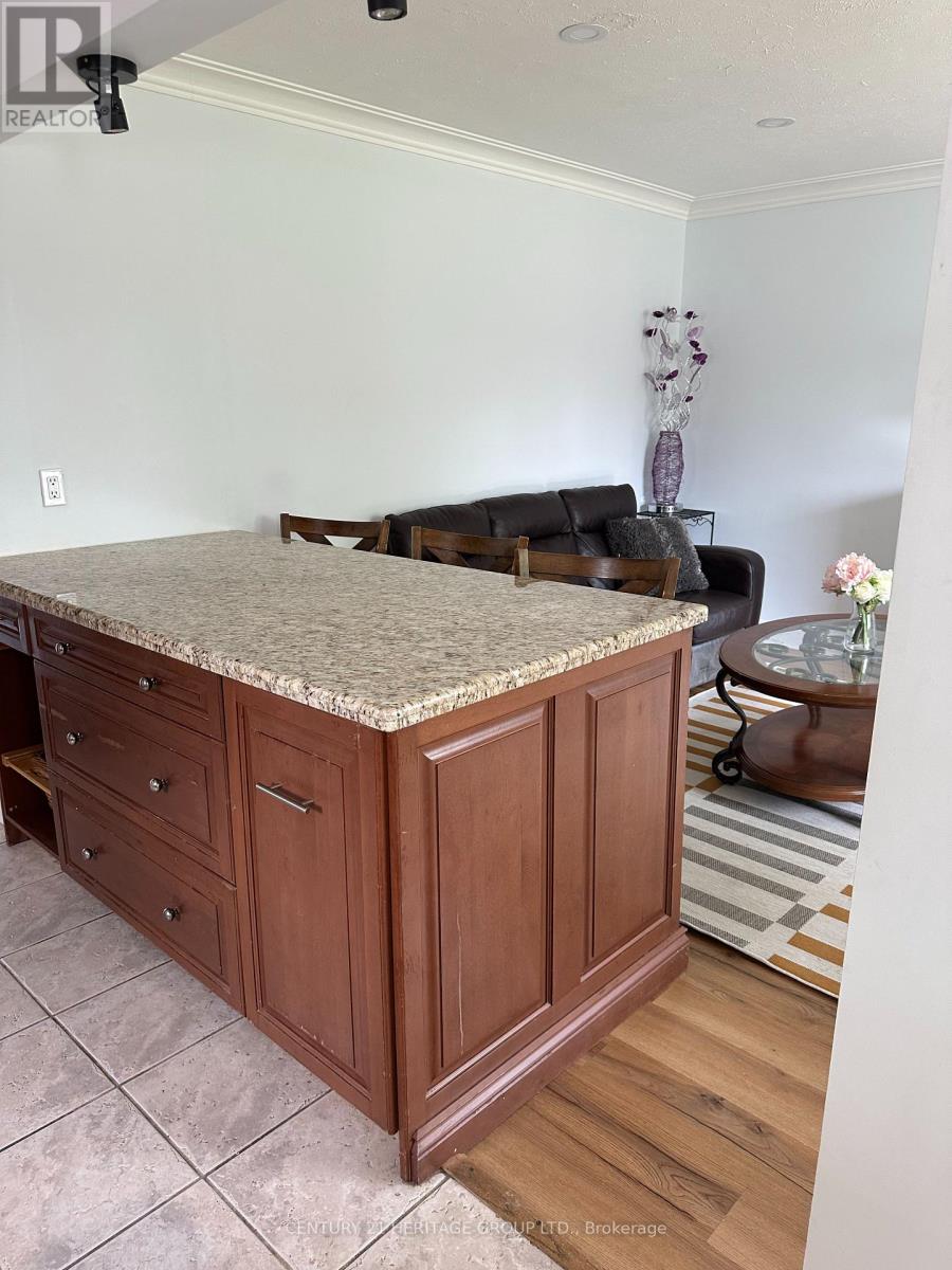 127 Harding Boulevard, Richmond Hill, Ontario L4C 1S9 - Photo 3 - N13417358