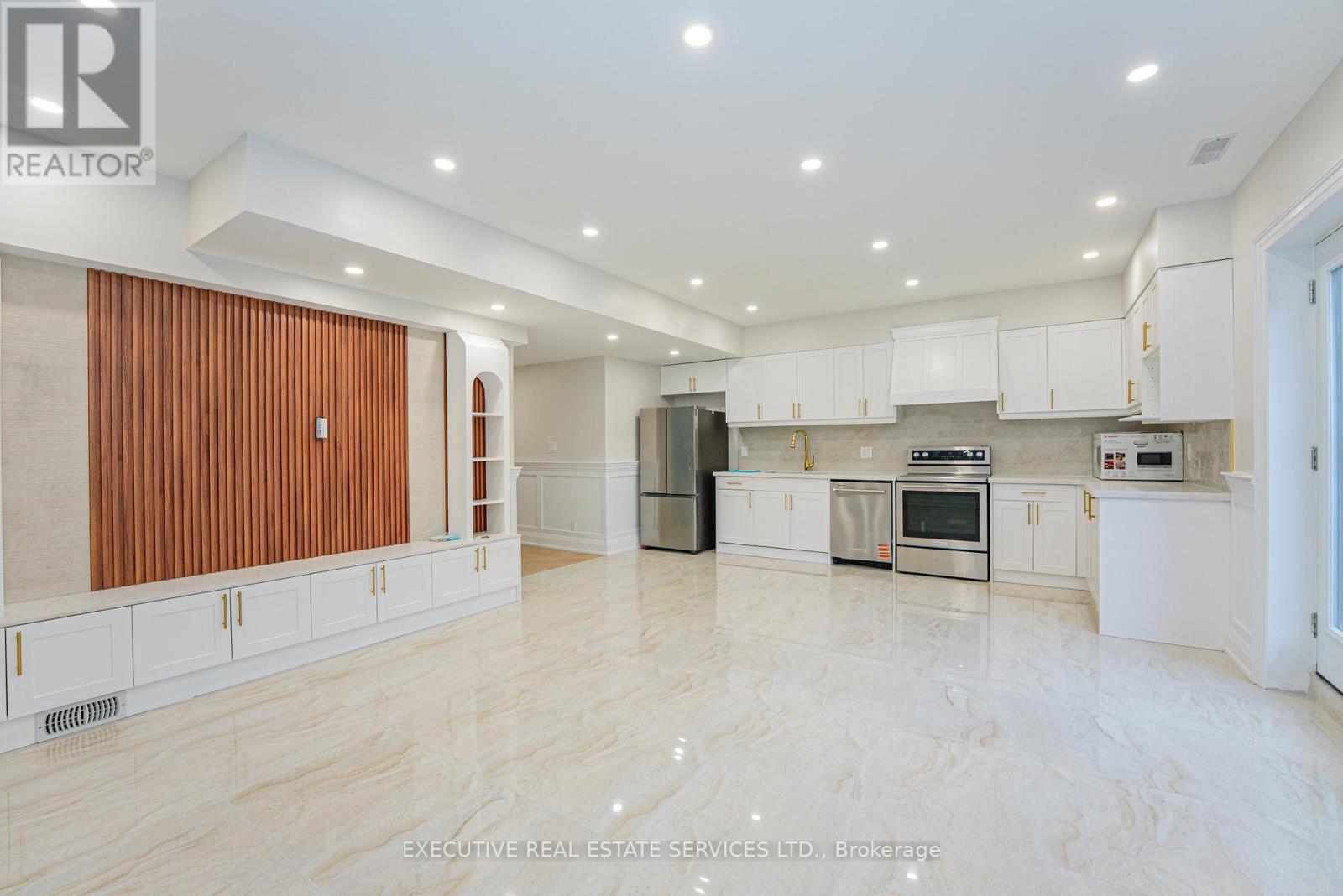 BSMT - 337 CENTENNIAL ROAD, Toronto, Ontario