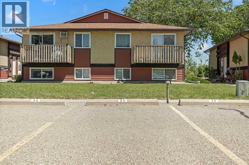 35, 5 Acadia Road W, Lethbridge, Alberta  T1K 4C1 - Photo 2 - A2319104