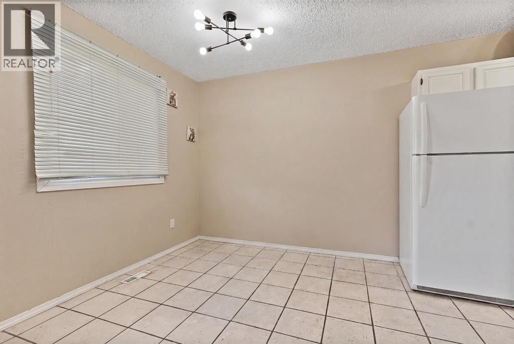35, 5 Acadia Road W, Lethbridge, Alberta  T1K 4C1 - Photo 6 - A2319104