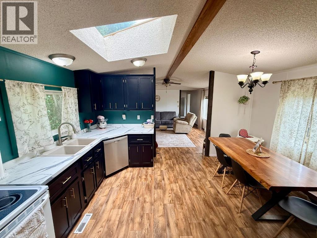 10509 102a Street, La Crete, Alberta  T0H 2H0 - Photo 14 - A2318885
