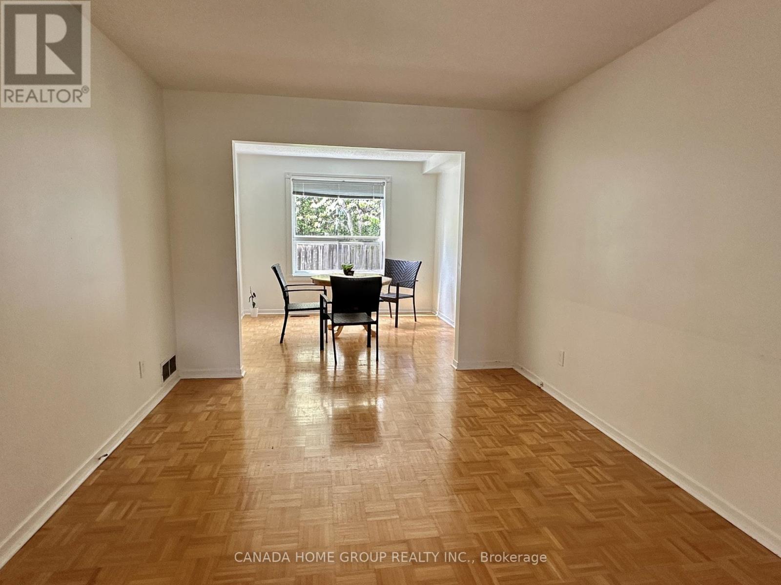 303 Riel Drive, Mississauga (Fairview), Ontario  L5B 3K1 - Photo 12 - W13422860