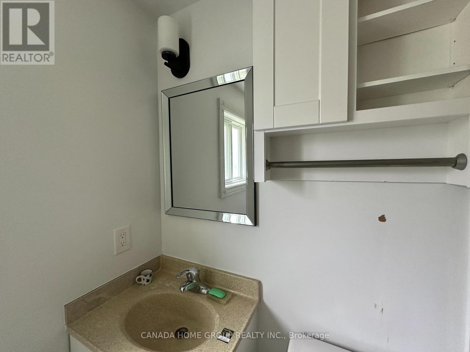 303 Riel Drive, Mississauga (Fairview), Ontario  L5B 3K1 - Photo 19 - W13422860