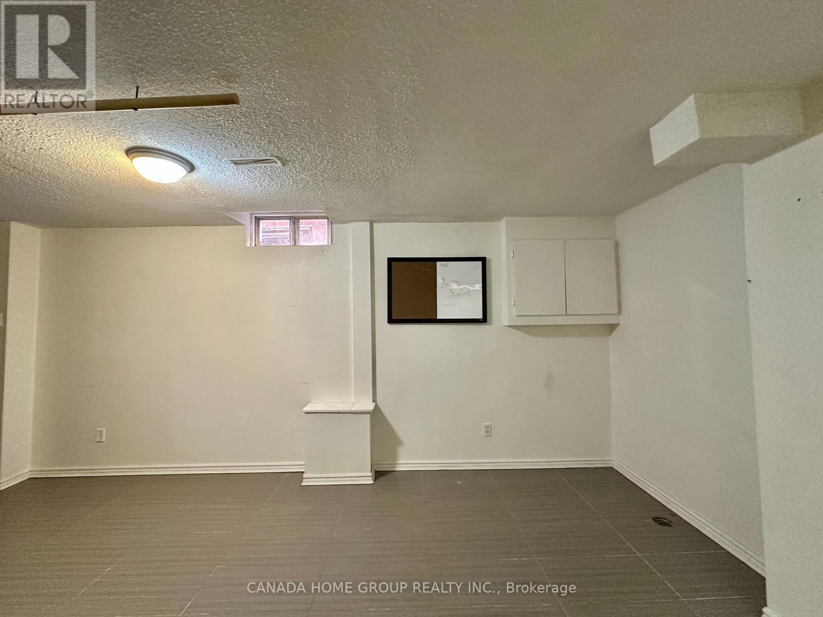 303 Riel Drive, Mississauga (Fairview), Ontario  L5B 3K1 - Photo 25 - W13422860