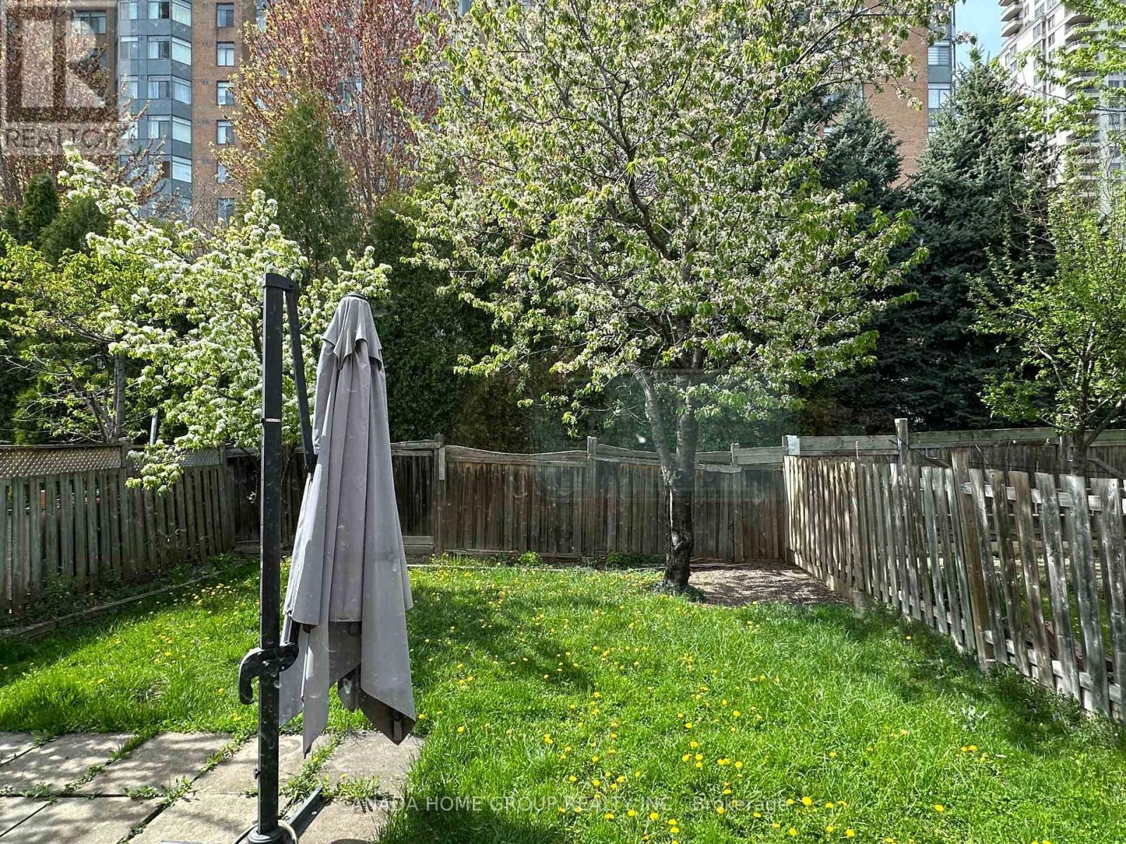 303 Riel Drive, Mississauga (Fairview), Ontario  L5B 3K1 - Photo 26 - W13422860