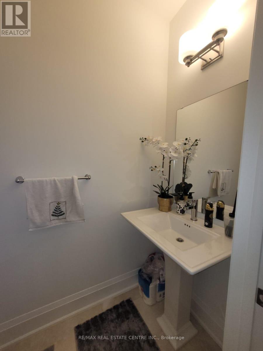 3294 Umar Avenue, Oakville, Ontario  L6M 4K1 - Photo 19 - W13422890