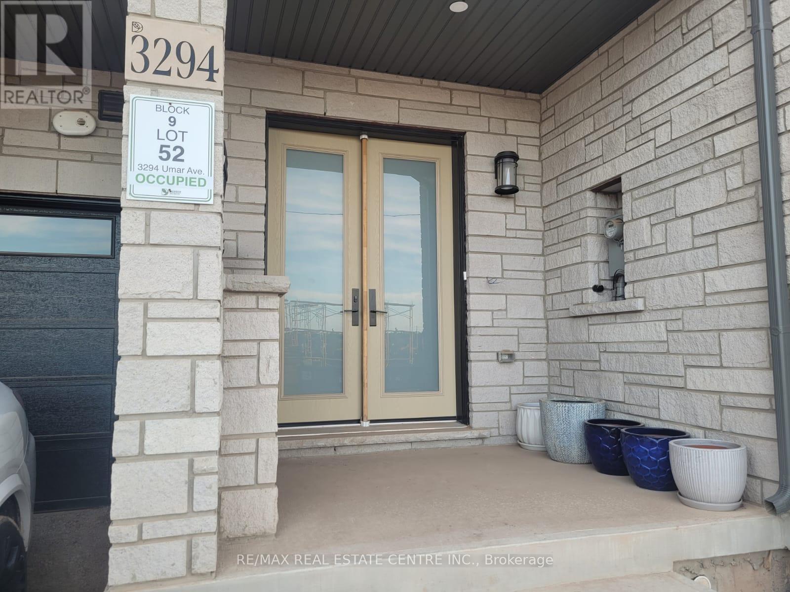 3294 Umar Avenue, Oakville, Ontario  L6M 4K1 - Photo 2 - W13422890