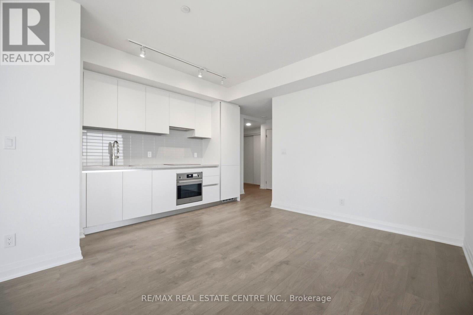 2404 - 4015 The Exchange, Mississauga, Ontario  L5B 0N9 - Photo 10 - W13422898