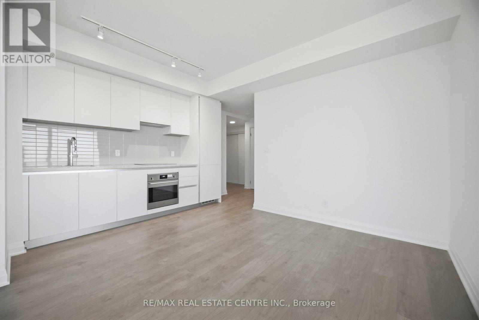 2404 - 4015 The Exchange, Mississauga, Ontario  L5B 0N9 - Photo 11 - W13422898
