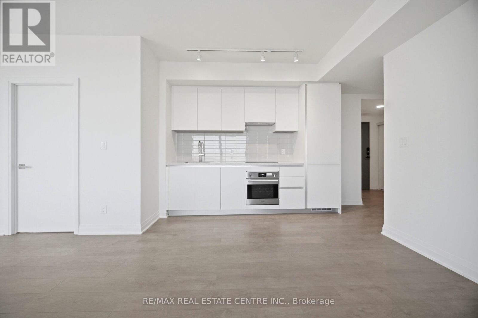 2404 - 4015 The Exchange, Mississauga, Ontario  L5B 0N9 - Photo 12 - W13422898