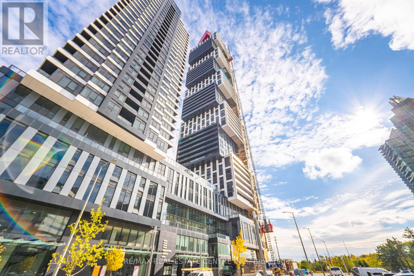 2404 - 4015 The Exchange, Mississauga, Ontario  L5B 0N9 - Photo 2 - W13422898