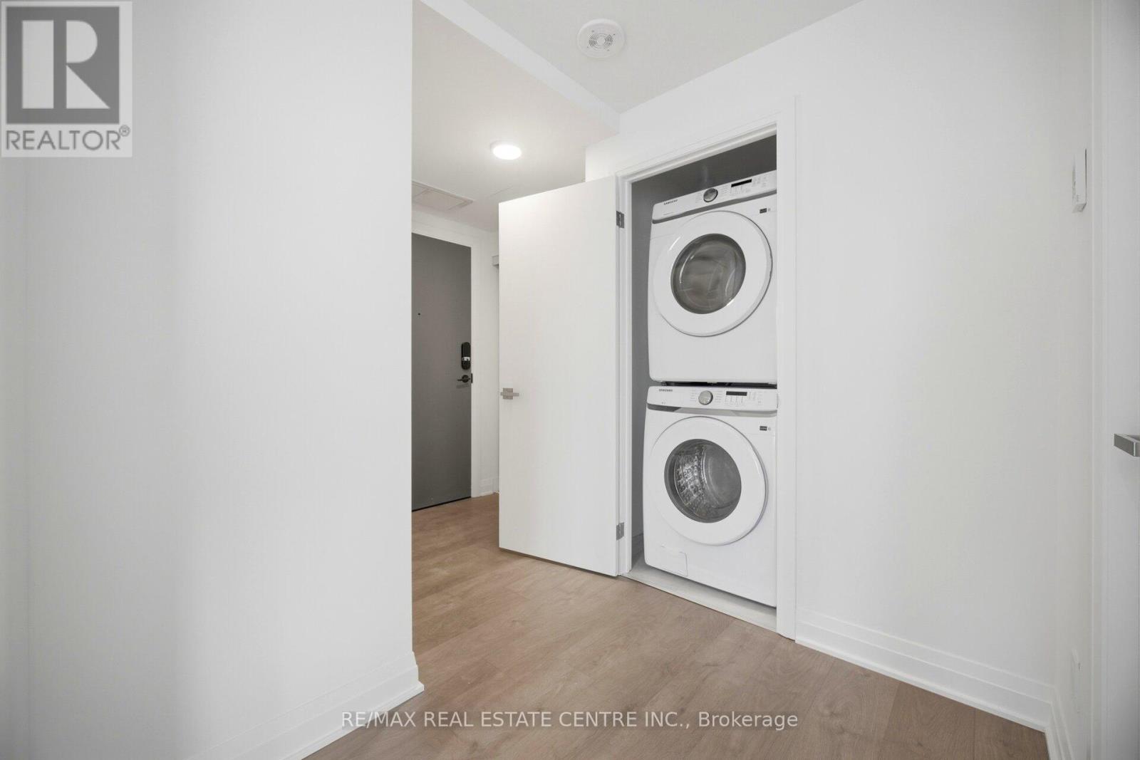 2404 - 4015 The Exchange, Mississauga, Ontario  L5B 0N9 - Photo 33 - W13422898