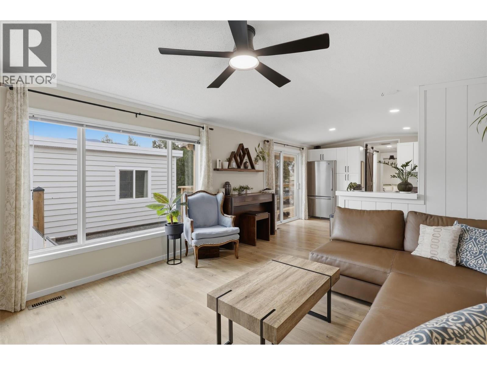 840 Klahanie Drive, Kamloops, British Columbia  V2C 5R2 - Photo 4 - 10388876