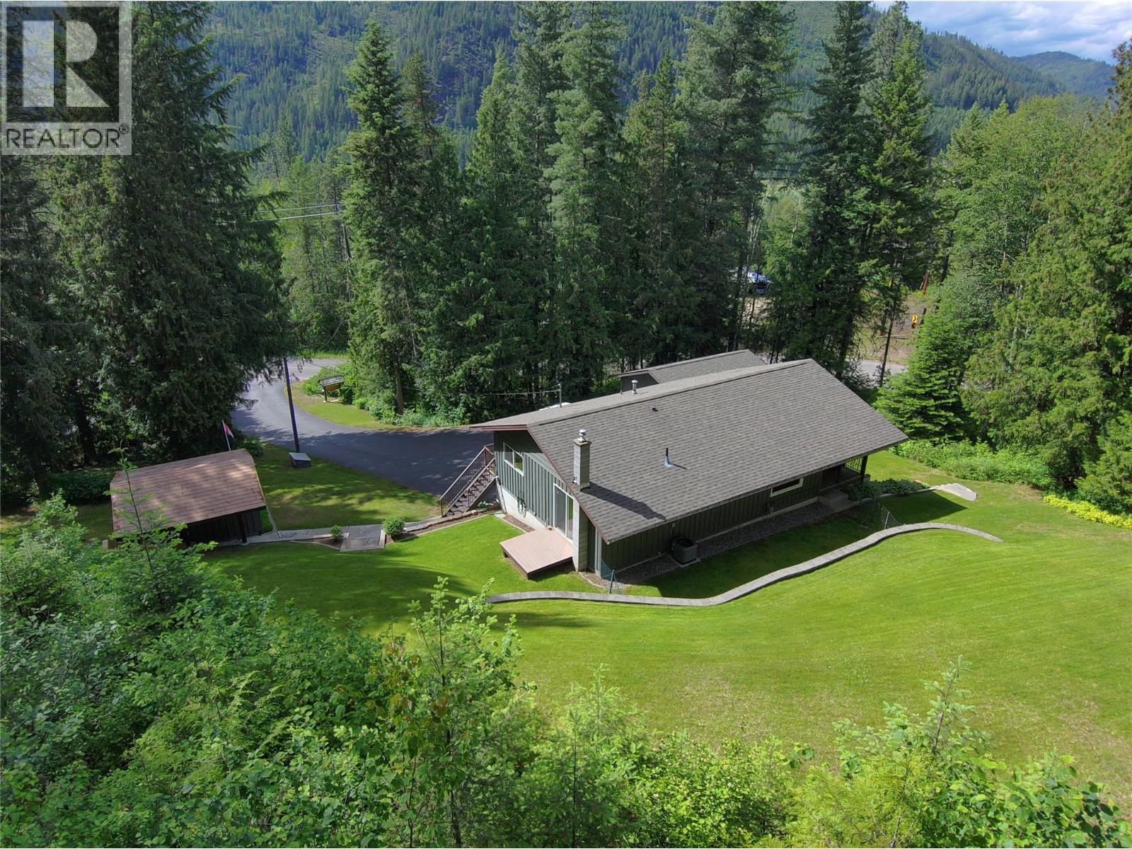 2162 Old Salmo Road, Fruitvale, British Columbia  V0G 1L1 - Photo 23 - 10376108