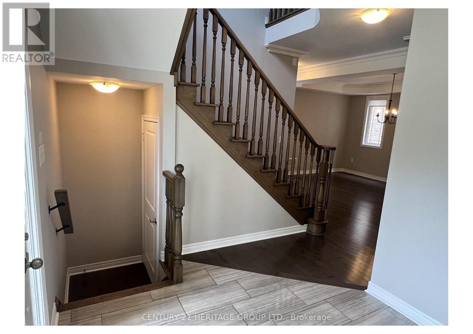 860 Elvidge Trail, Newmarket (Woodland Hill), Ontario  L3X 0J7 - Photo 4 - N13423058