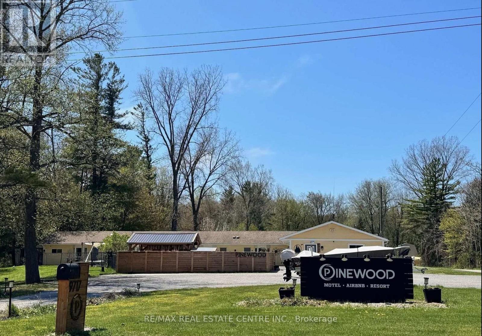 9717 Army Camp Road, Lambton Shores, Ontario  N0N 1J3 - Photo 2 - X12850372