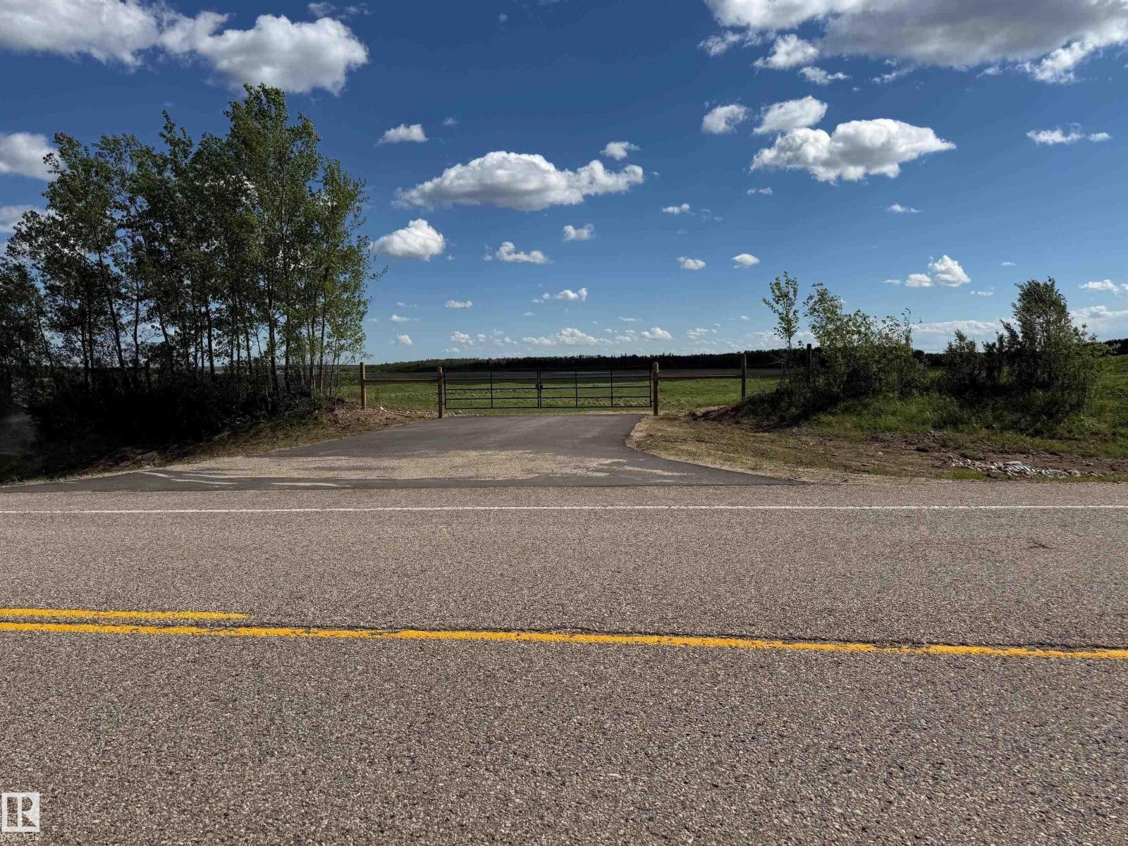 Rr 215 & Twp Rd 520, Rural Strathcona County, Alberta  T8G 1B9 - Photo 2 - E4476062