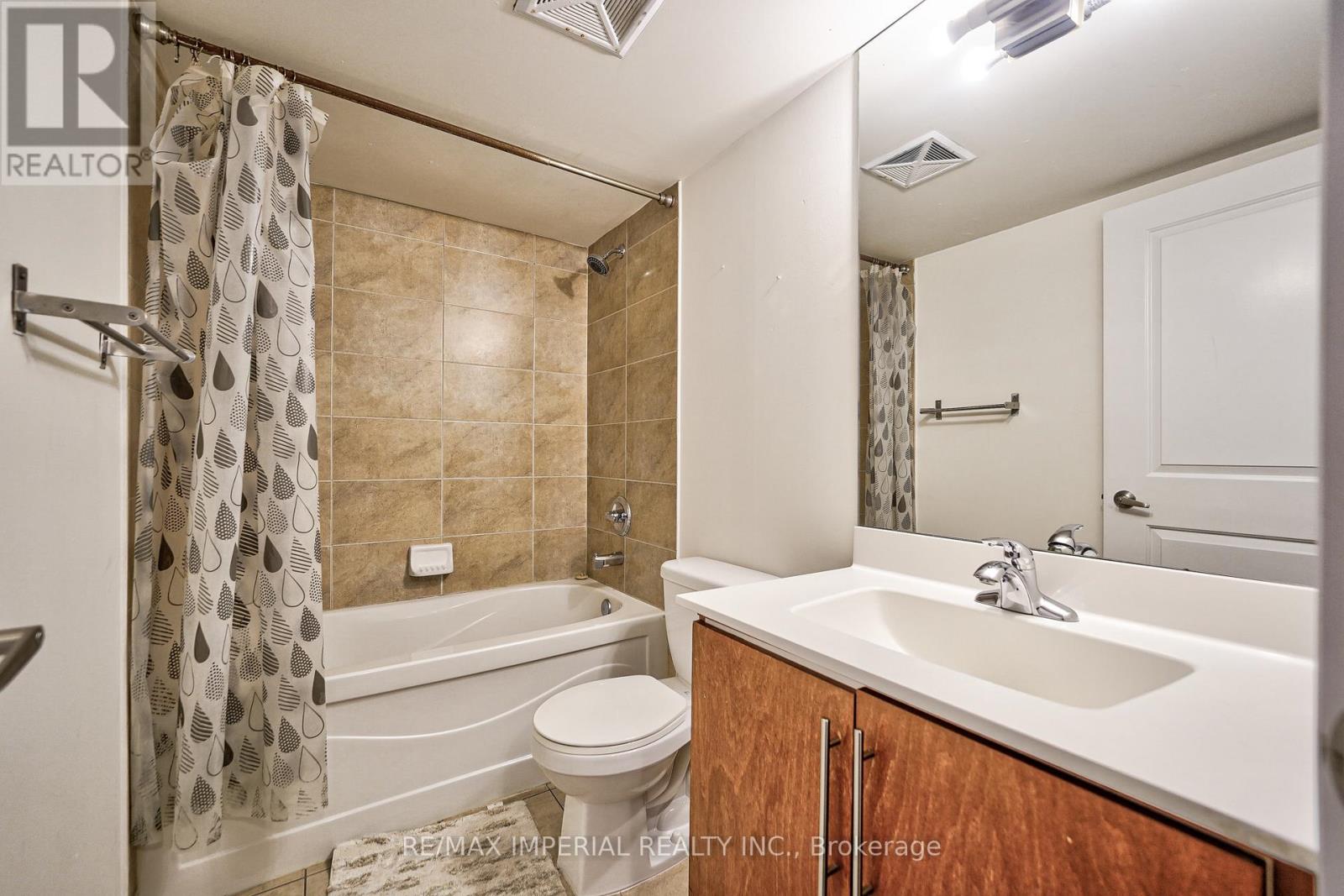 1108 - 330 Burnhamthorpe Road W, Mississauga, Ontario  L5B 0E1 - Photo 10 - W13422978