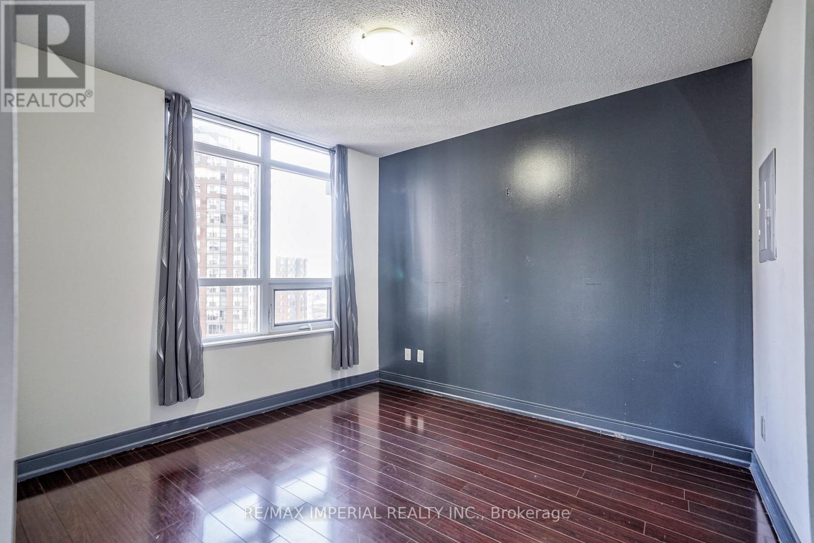 1108 - 330 Burnhamthorpe Road W, Mississauga, Ontario  L5B 0E1 - Photo 11 - W13422978