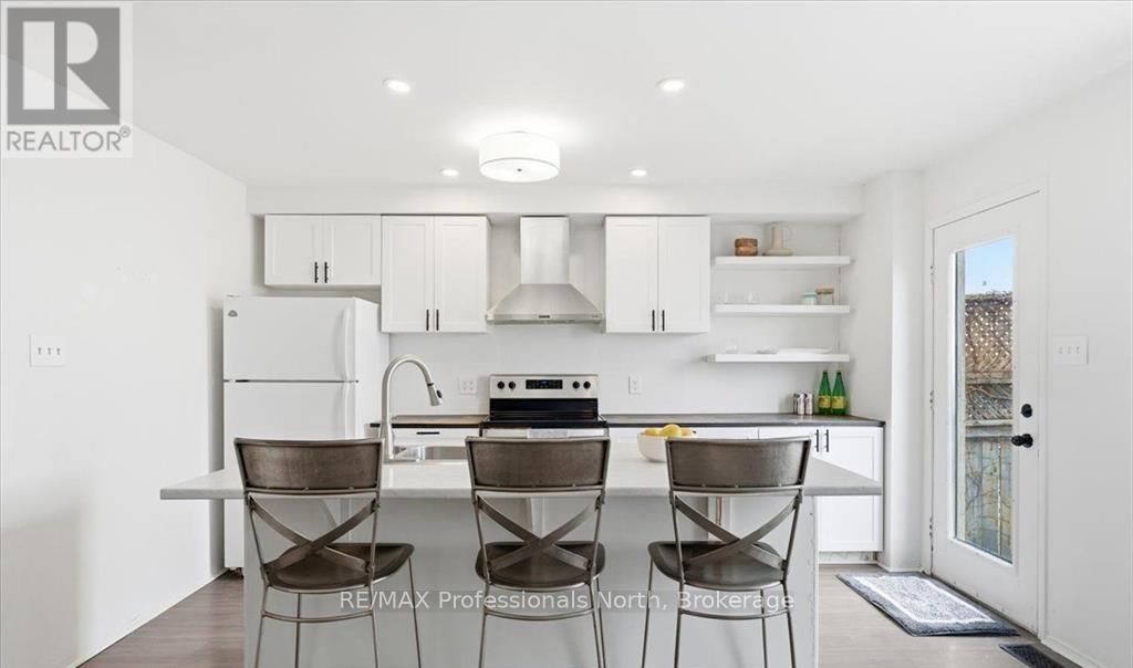 98 Roxton Road, Oakville (Ro River Oaks), Ontario  L6H 6V4 - Photo 6 - W13422380