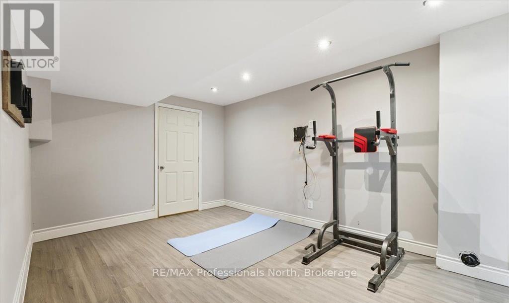 98 Roxton Road, Oakville (Ro River Oaks), Ontario  L6H 6V4 - Photo 7 - W13422380