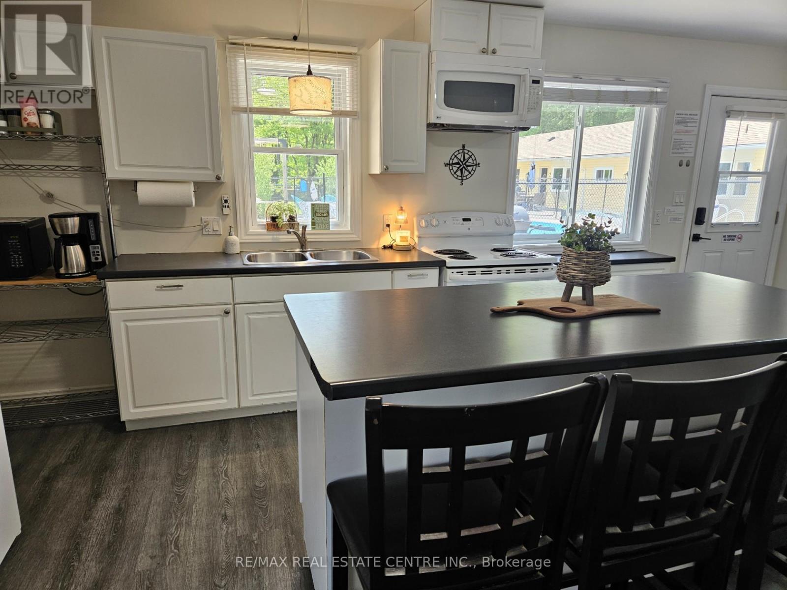 9717 Army Camp Road, Lambton Shores, Ontario  N0N 1J3 - Photo 33 - X12850372
