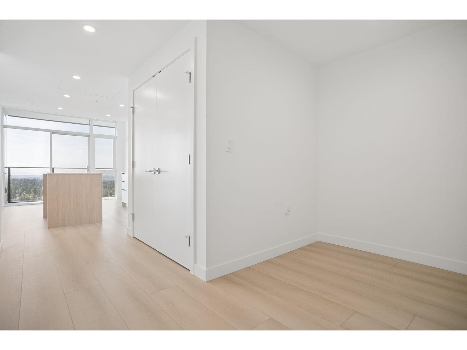 2305 13573 98a Avenue, Surrey, British Columbia  V3T 0X1 - Photo 3 - R3115110