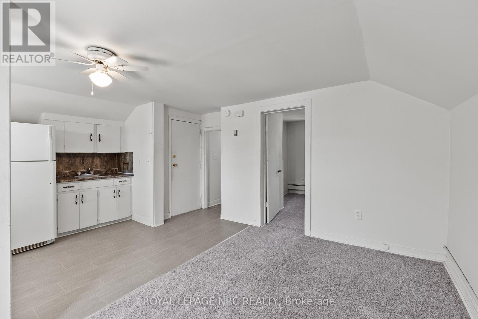 42 Leeper Street, St. Catharines, Ontario  L2S 2N2 - Photo 15 - X12975544
