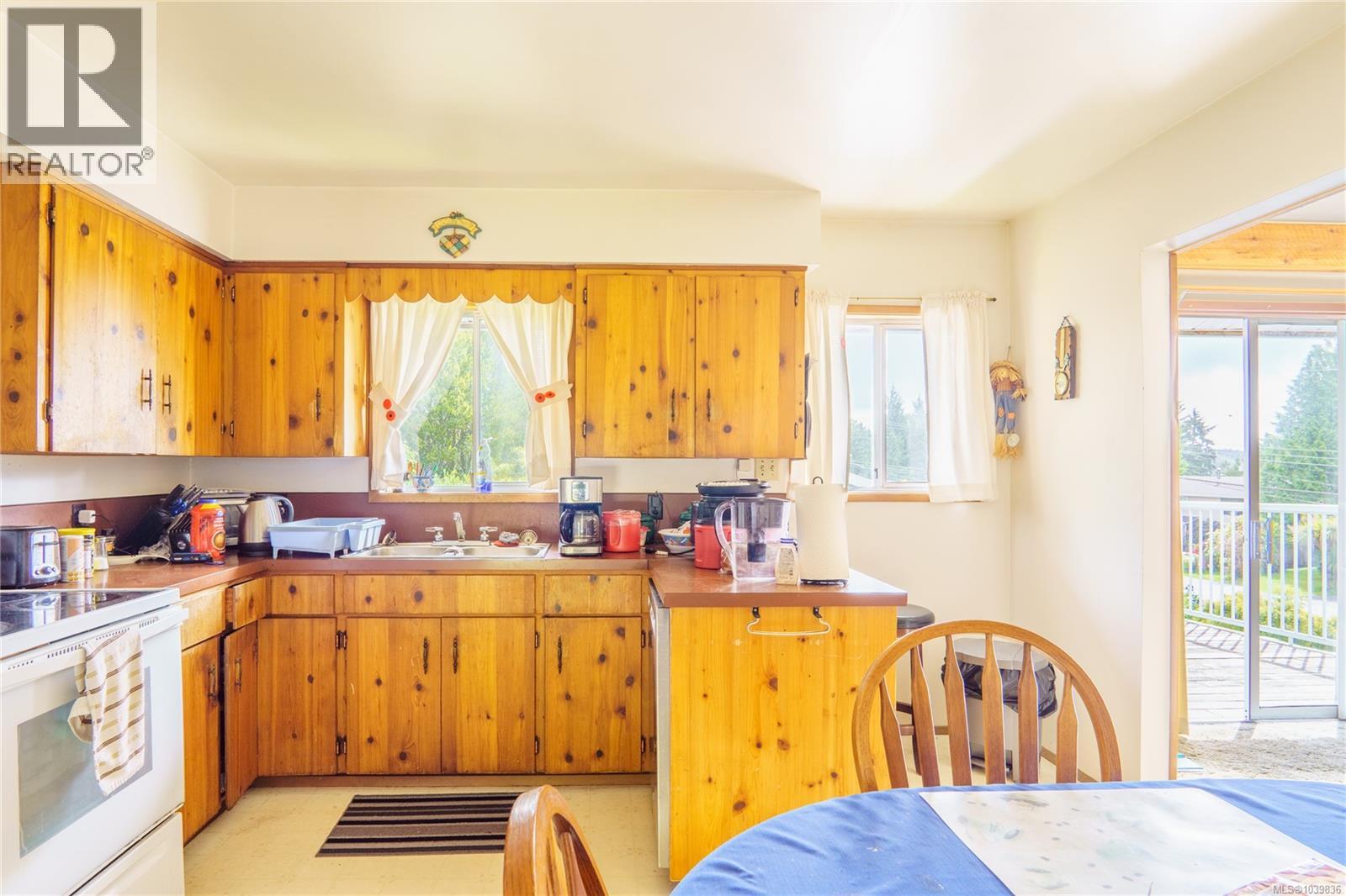 1251 Rupert Rd, Ucluelet, British Columbia V0R 3A0 - Photo 7 - 1039836