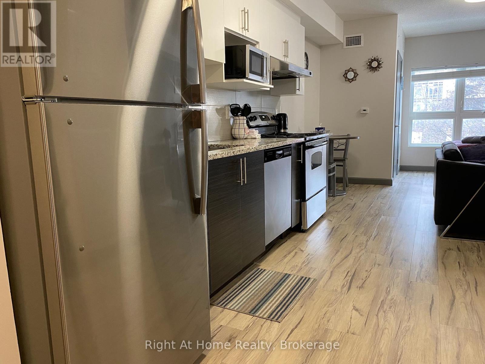 1310 - 258a Sunview Street, Waterloo, Ontario N2L 3V9 - Photo 1 - X13423134