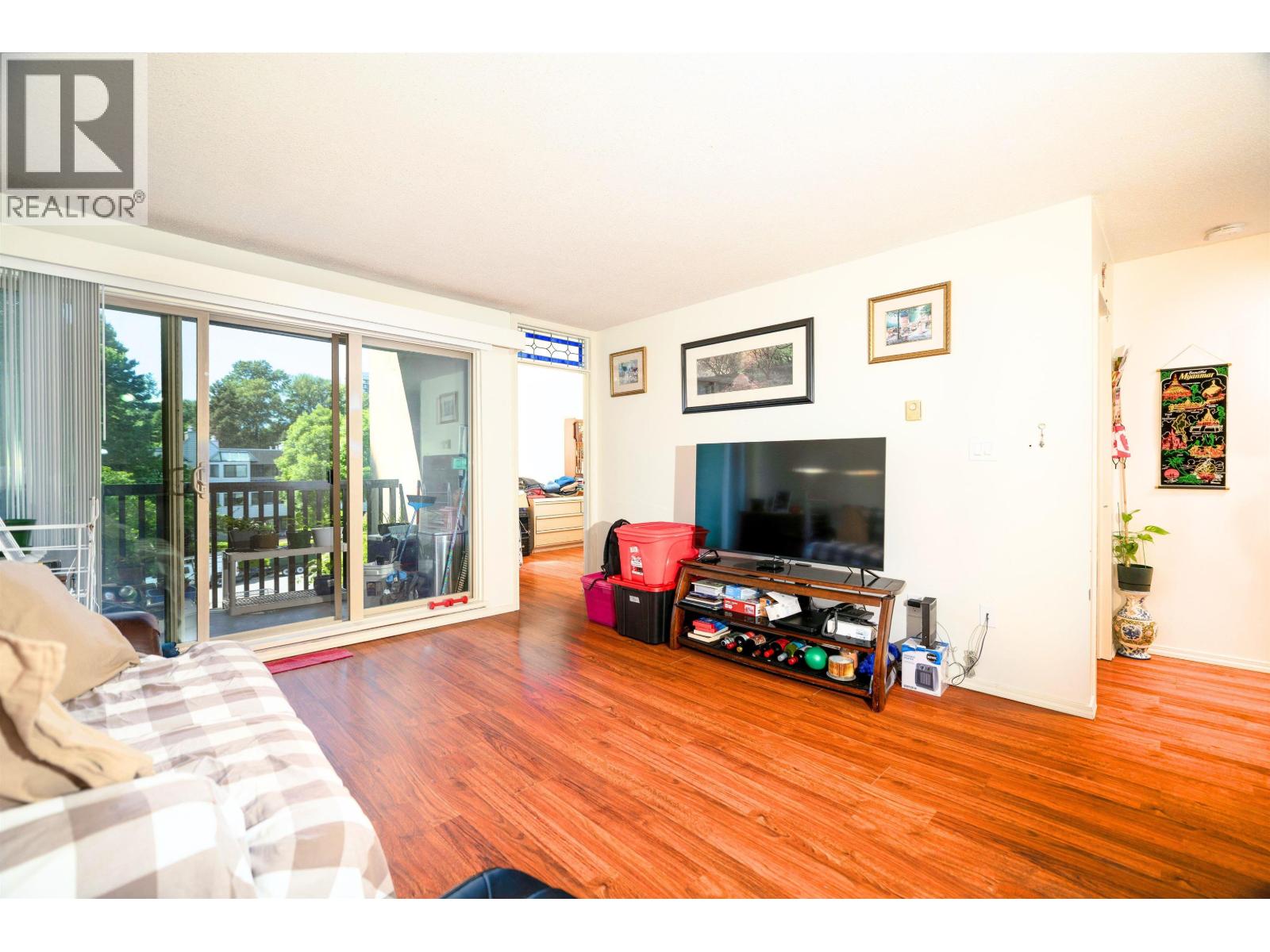 307 9857 Manchester Drive, Burnaby, British Columbia  V3N 4P5 - Photo 3 - R3132987