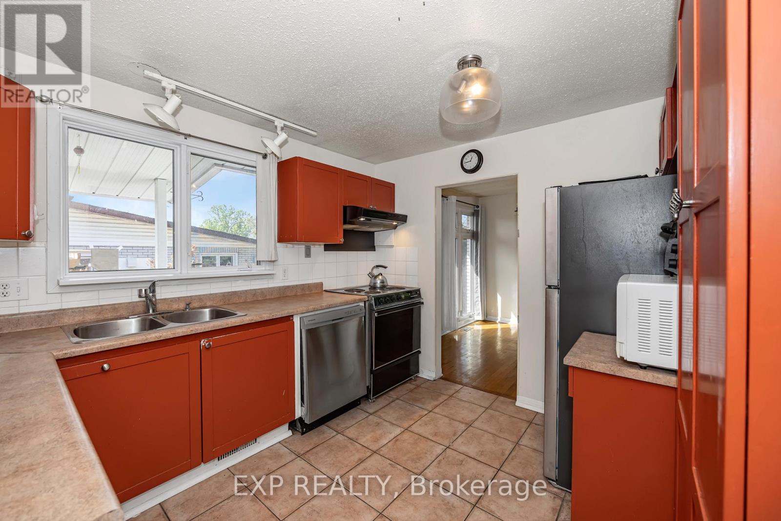 21 Southview Crescent, Ottawa, Ontario K2E 5R4 - Photo 12 - X13211740