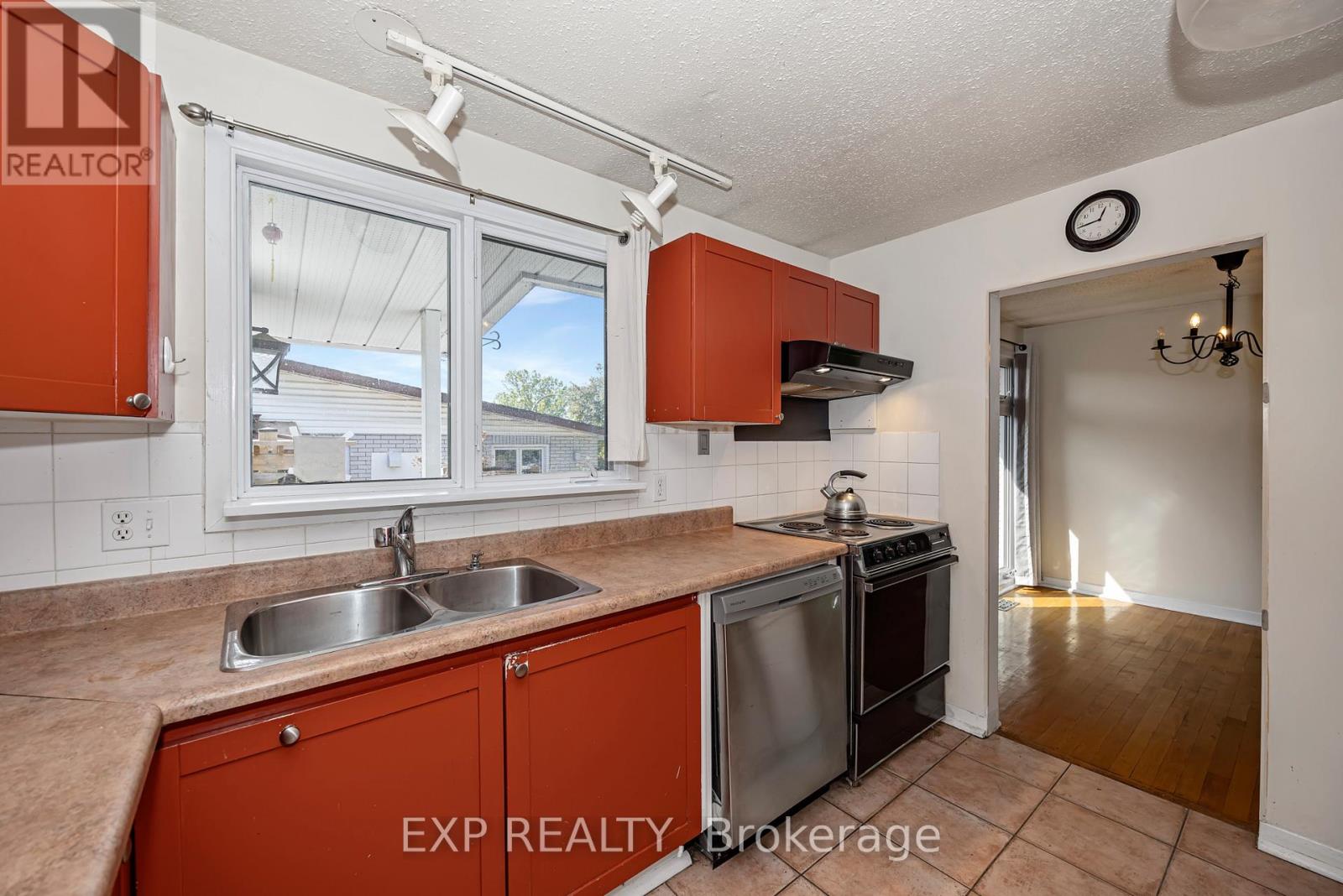 21 Southview Crescent, Ottawa, Ontario K2E 5R4 - Photo 13 - X13211740