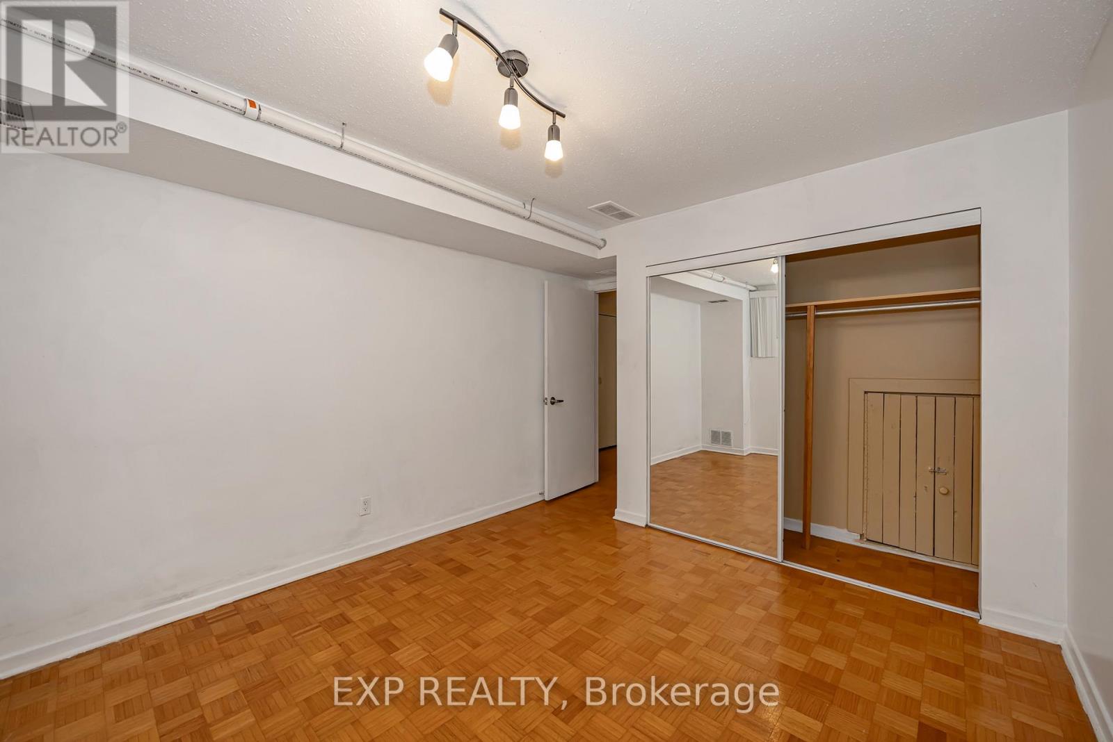 21 Southview Crescent, Ottawa, Ontario K2E 5R4 - Photo 25 - X13211740