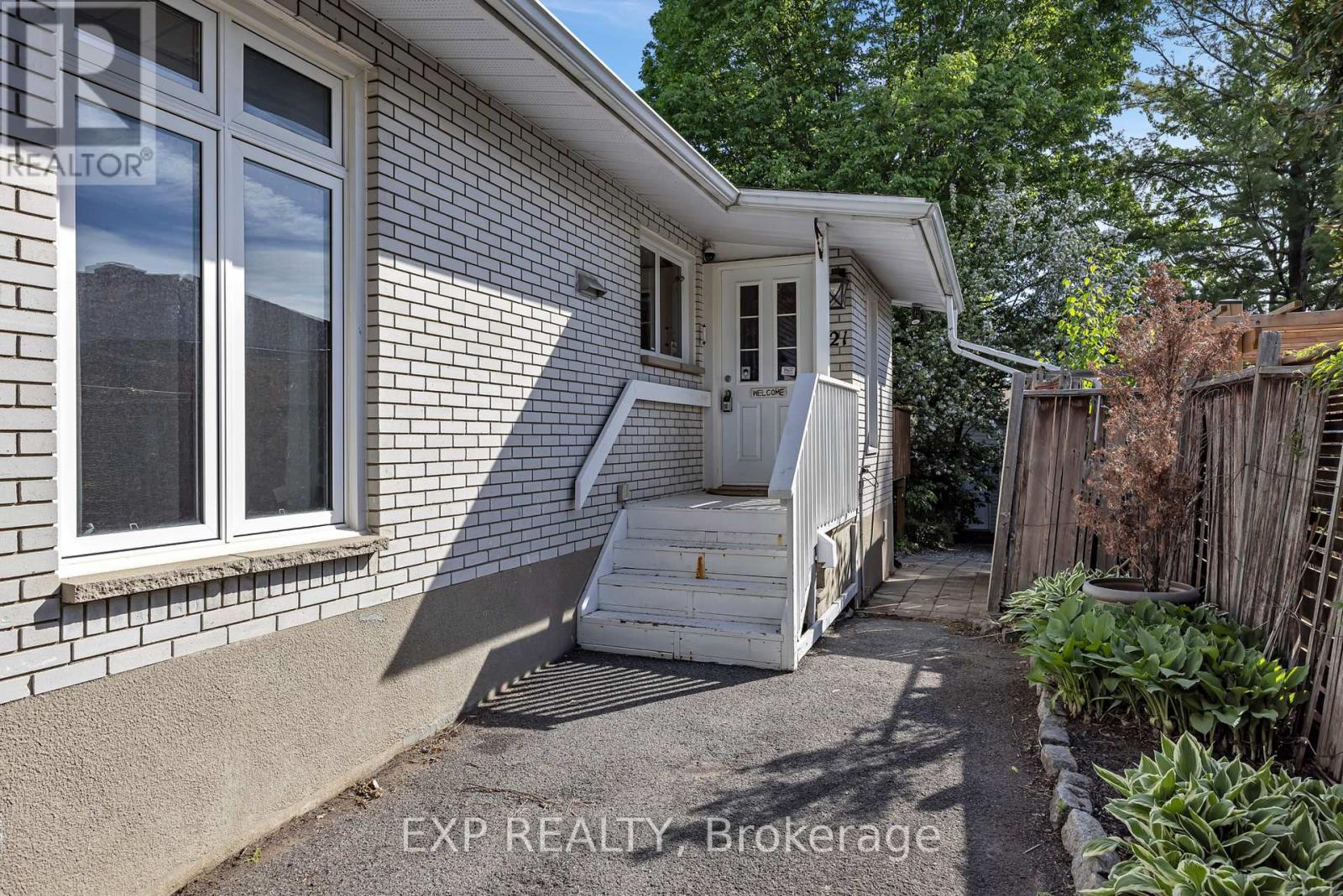 21 Southview Crescent, Ottawa, Ontario K2E 5R4 - Photo 4 - X13211740