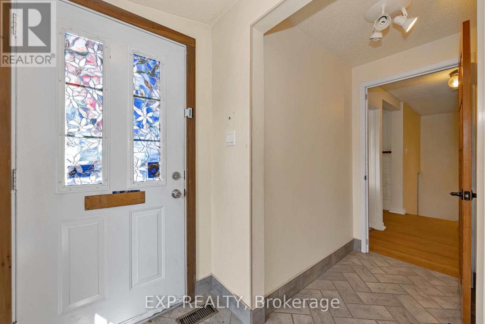 21 Southview Crescent, Ottawa, Ontario K2E 5R4 - Photo 7 - X13211740