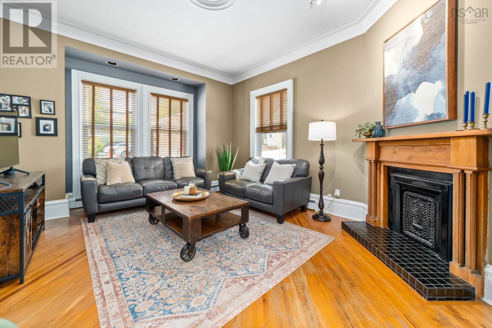 16 Victoria Road, Dartmouth, Nova Scotia  B2Y 2V6 - Photo 4 - 202613842