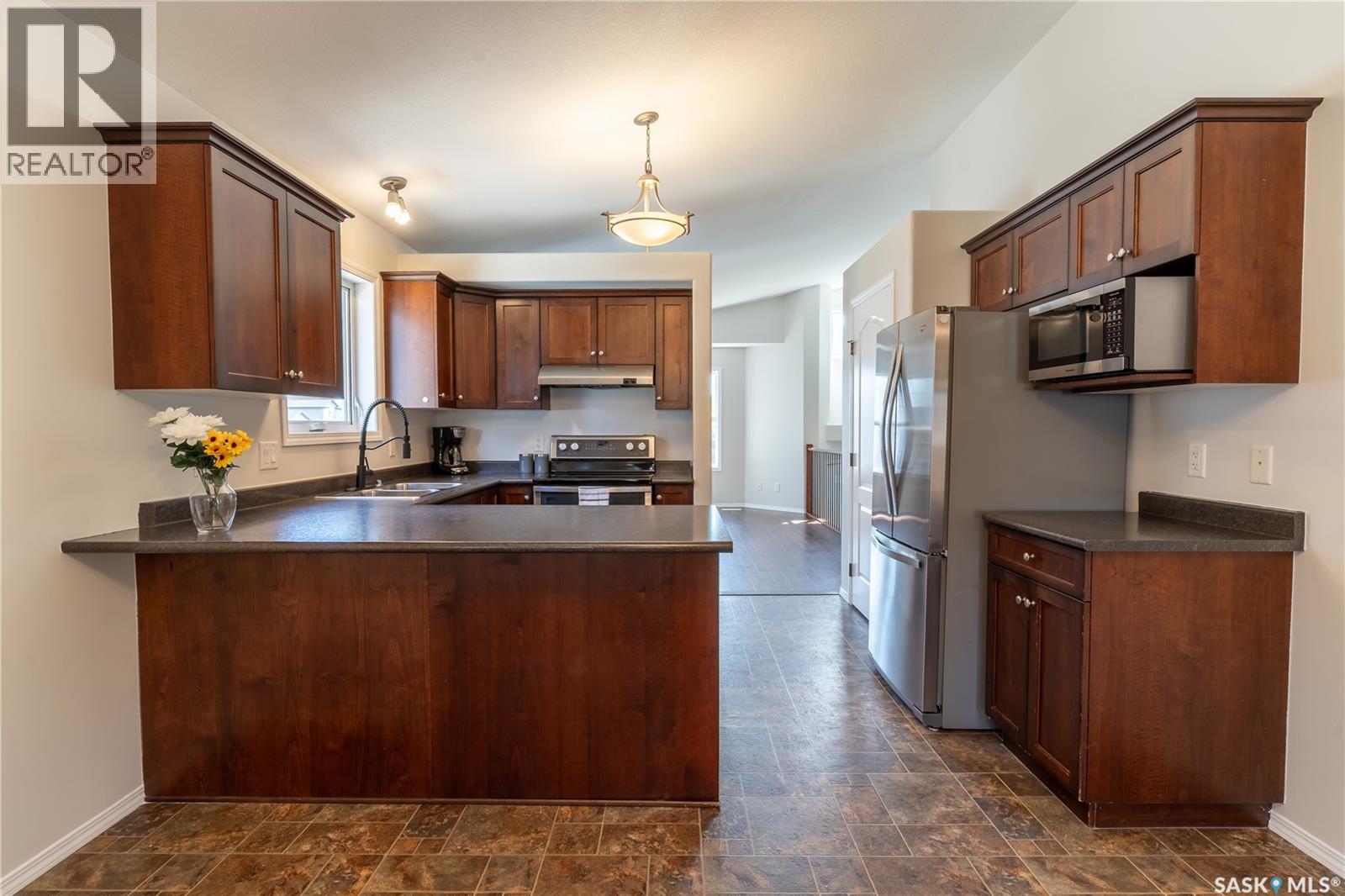 708 6th Avenue S, Martensville, Saskatchewan  S0K 2T0 - Photo 6 - SK038821