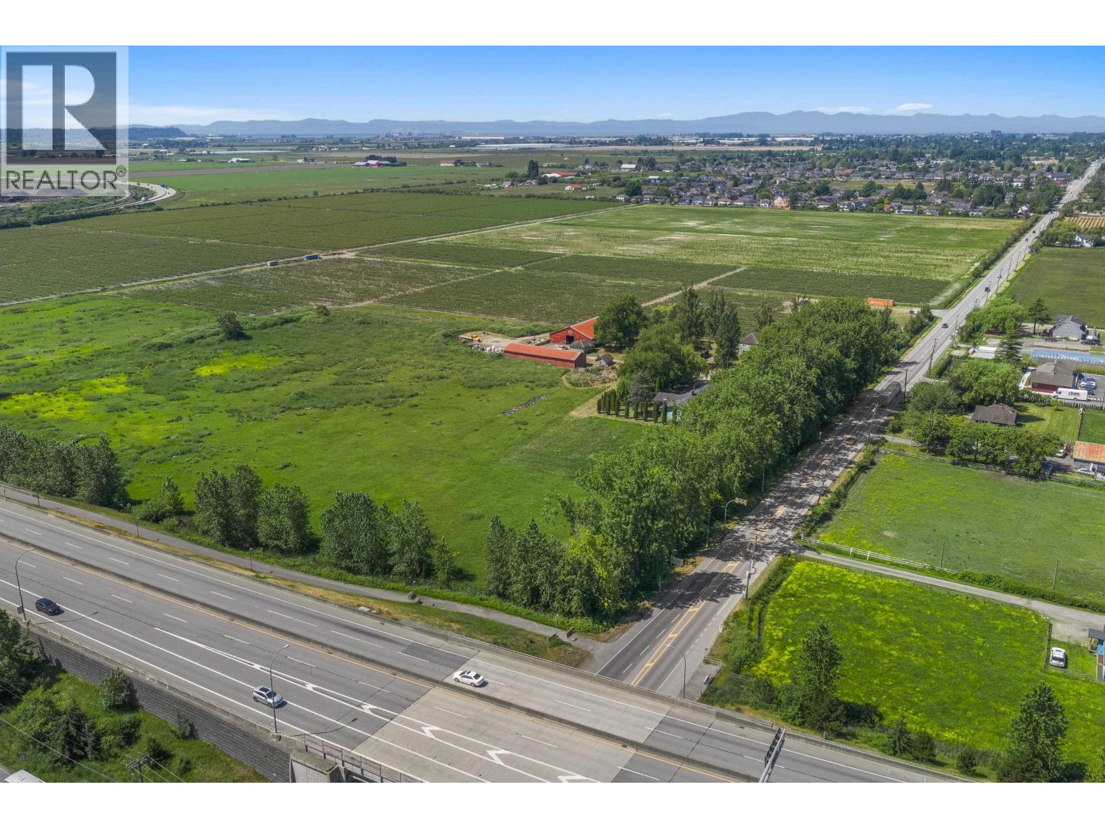 7064 Ladner Trunk Road, Delta, British Columbia  V4K 3N3 - Photo 2 - R3133247
