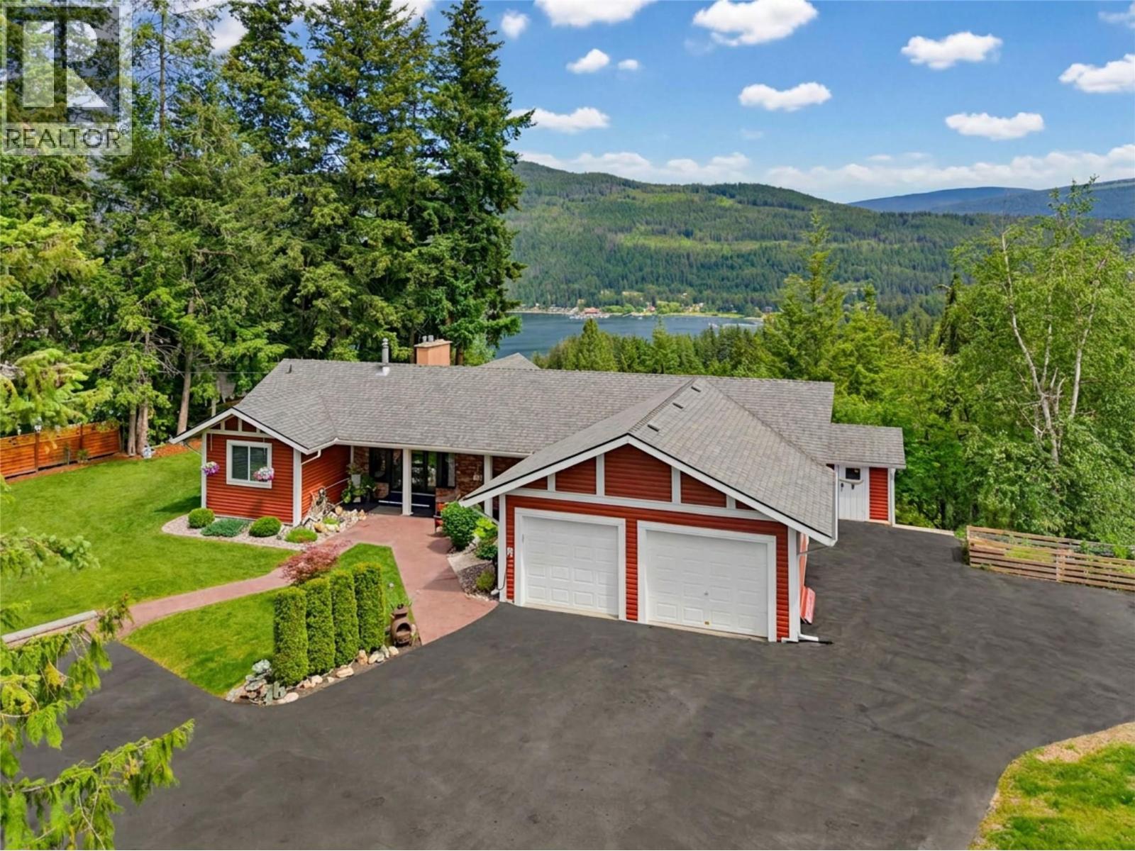 2414 Forest Drive, Blind Bay, British Columbia