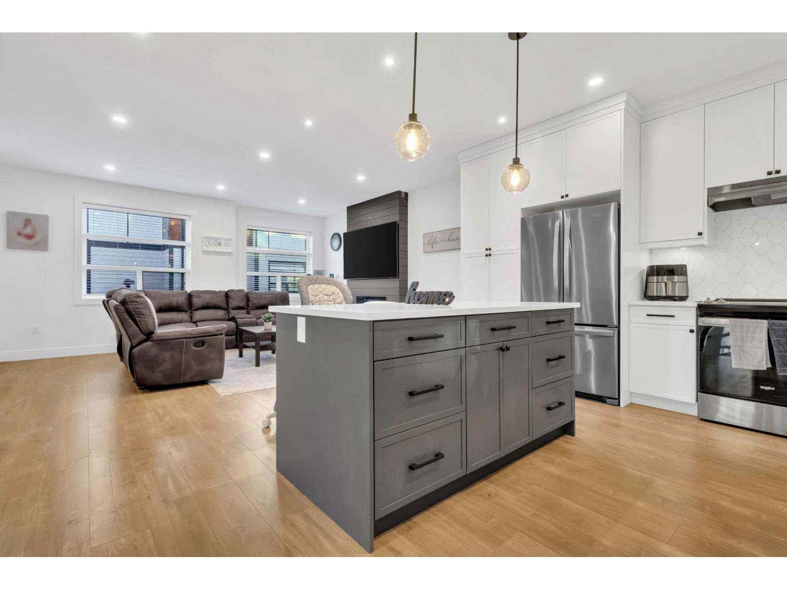 4 32970 Tunbridge Avenue, Mission, British Columbia  V2V 0J9 - Photo 5 - R3130669