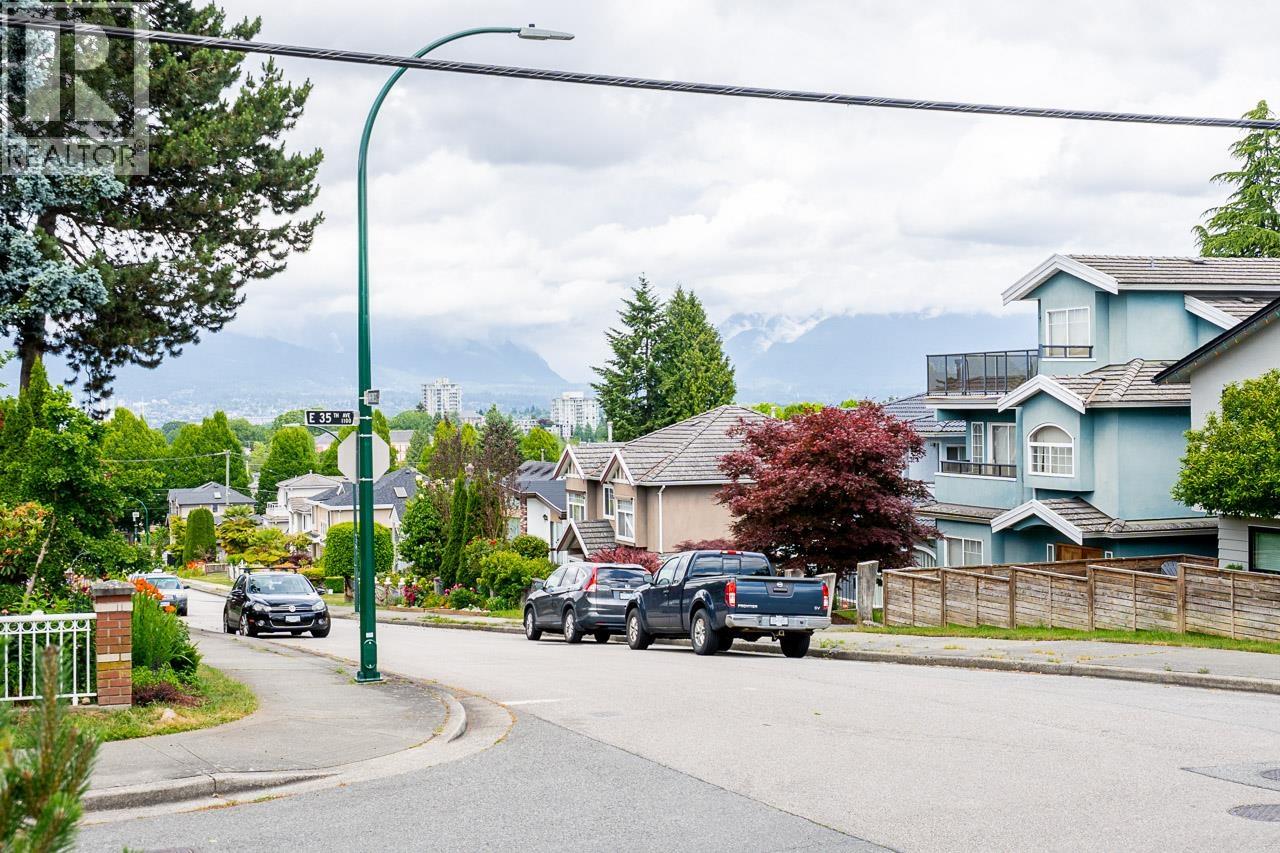 5121 Inverness Street, Vancouver, British Columbia  V5W 3N9 - Photo 4 - R3132982