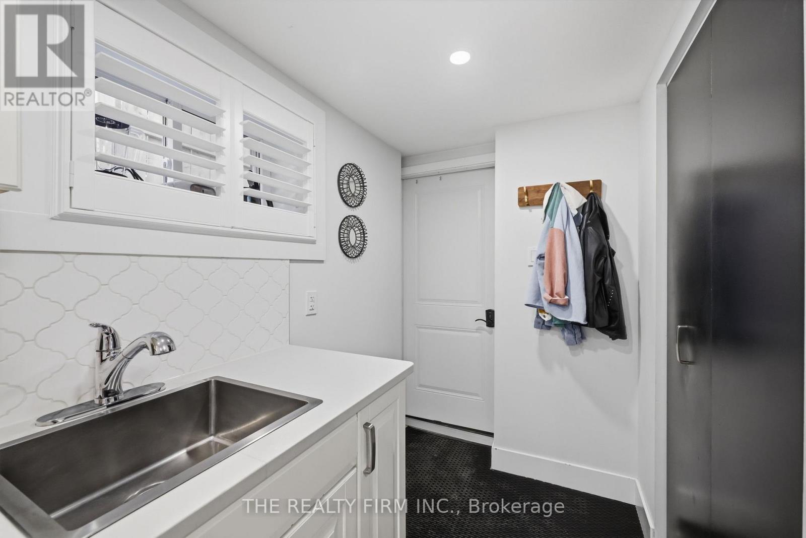 8 Briscoe Street W, London South, Ontario  N6J 1L8 - Photo 32 - X13423168