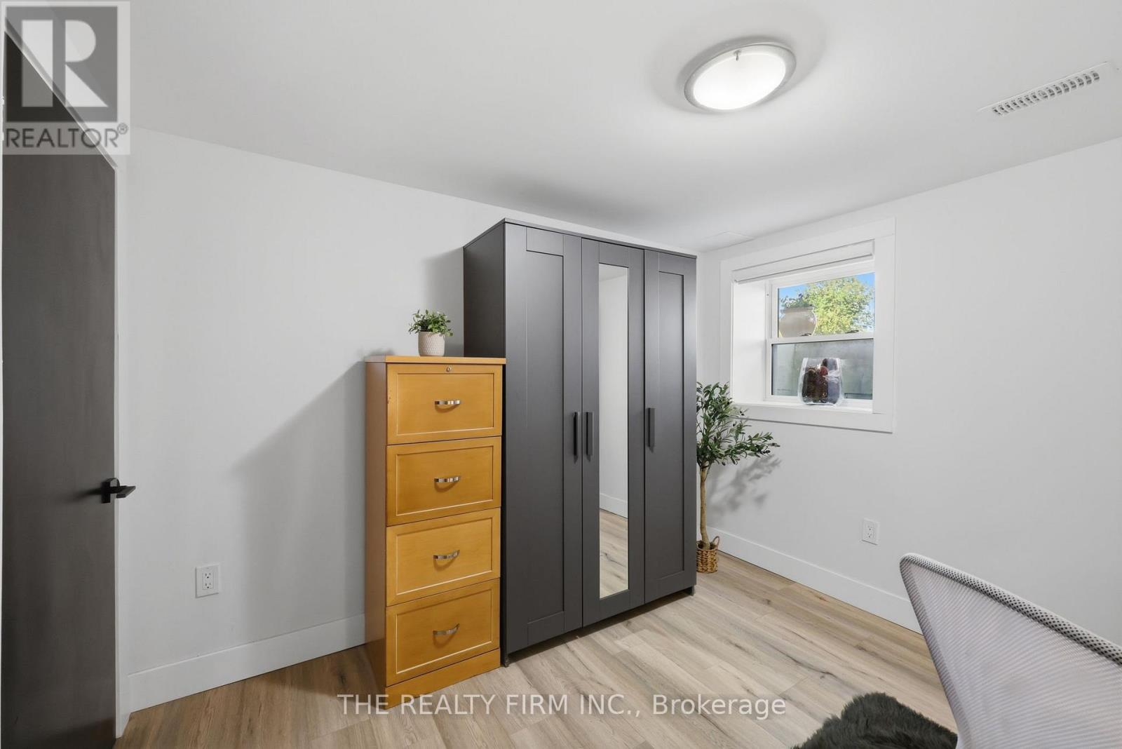 8 Briscoe Street W, London South, Ontario  N6J 1L8 - Photo 34 - X13423168