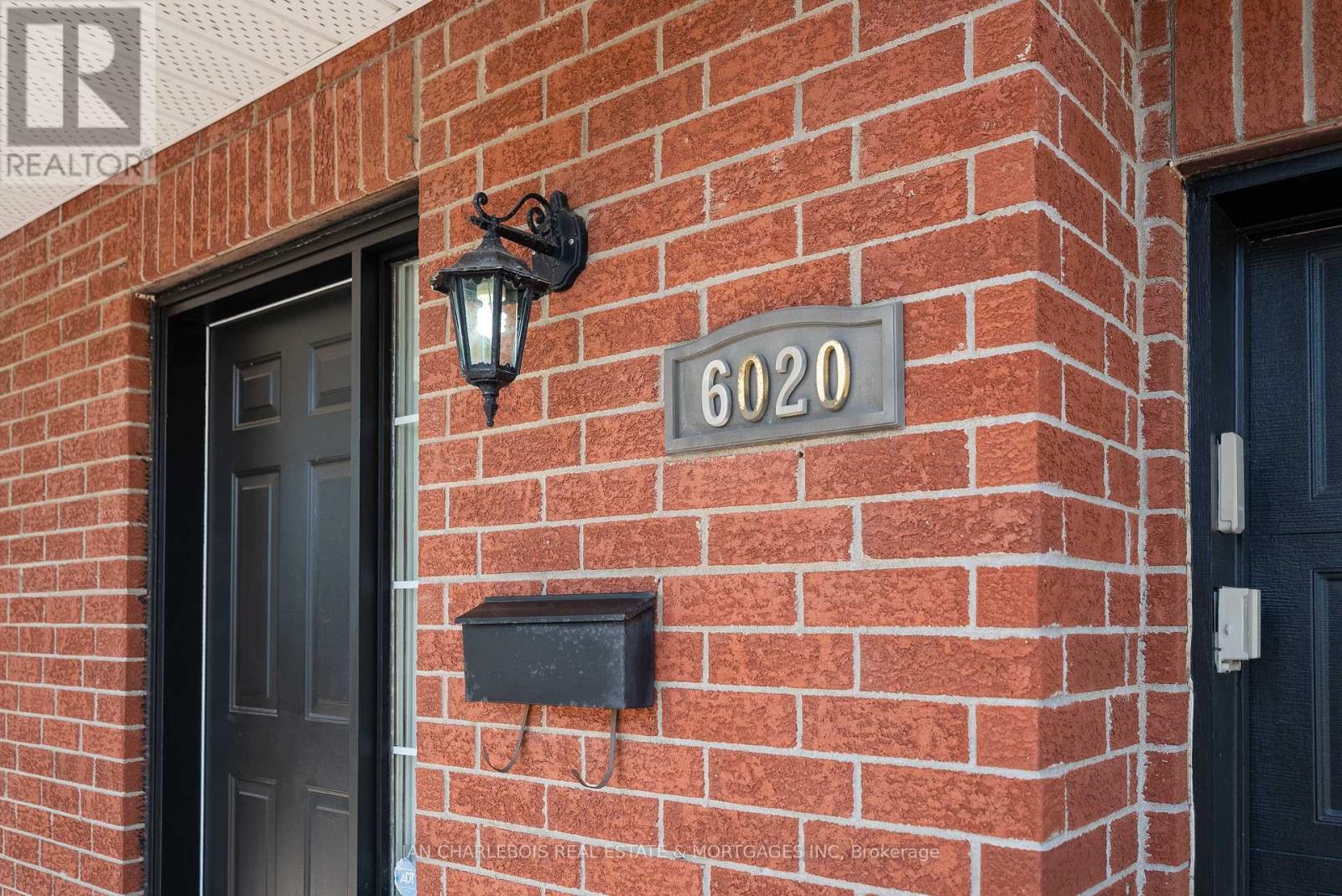 6020 Longleaf Drive, Ottawa, Ontario K1W 1J2 - Photo 3 - X13423240